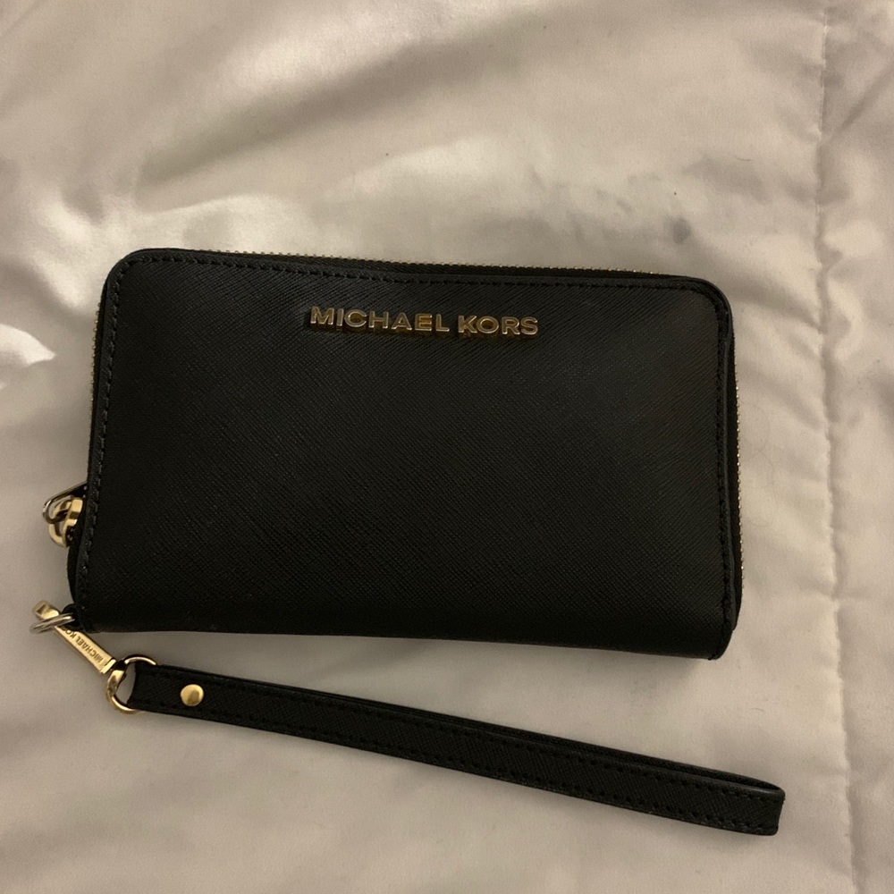 Michael Kors wristlet
